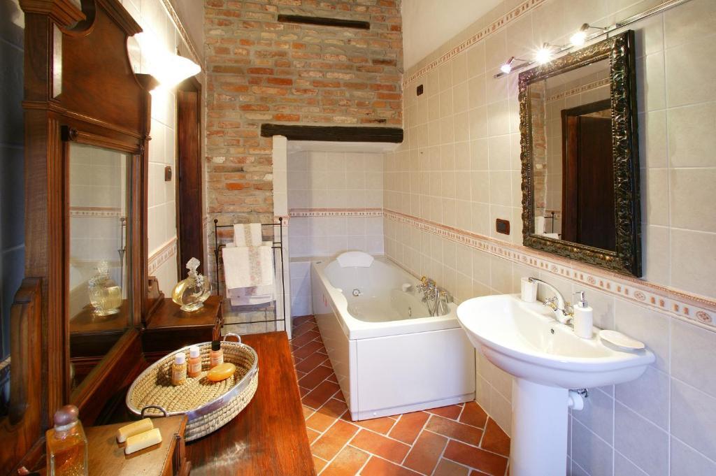 La Maragliana Aparthotel Castel Rocchero Ruang foto