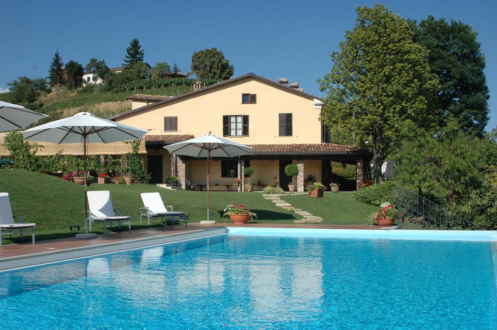 La Maragliana Aparthotel Castel Rocchero Bagian luar foto