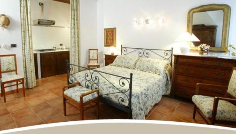 La Maragliana Aparthotel Castel Rocchero Bagian luar foto