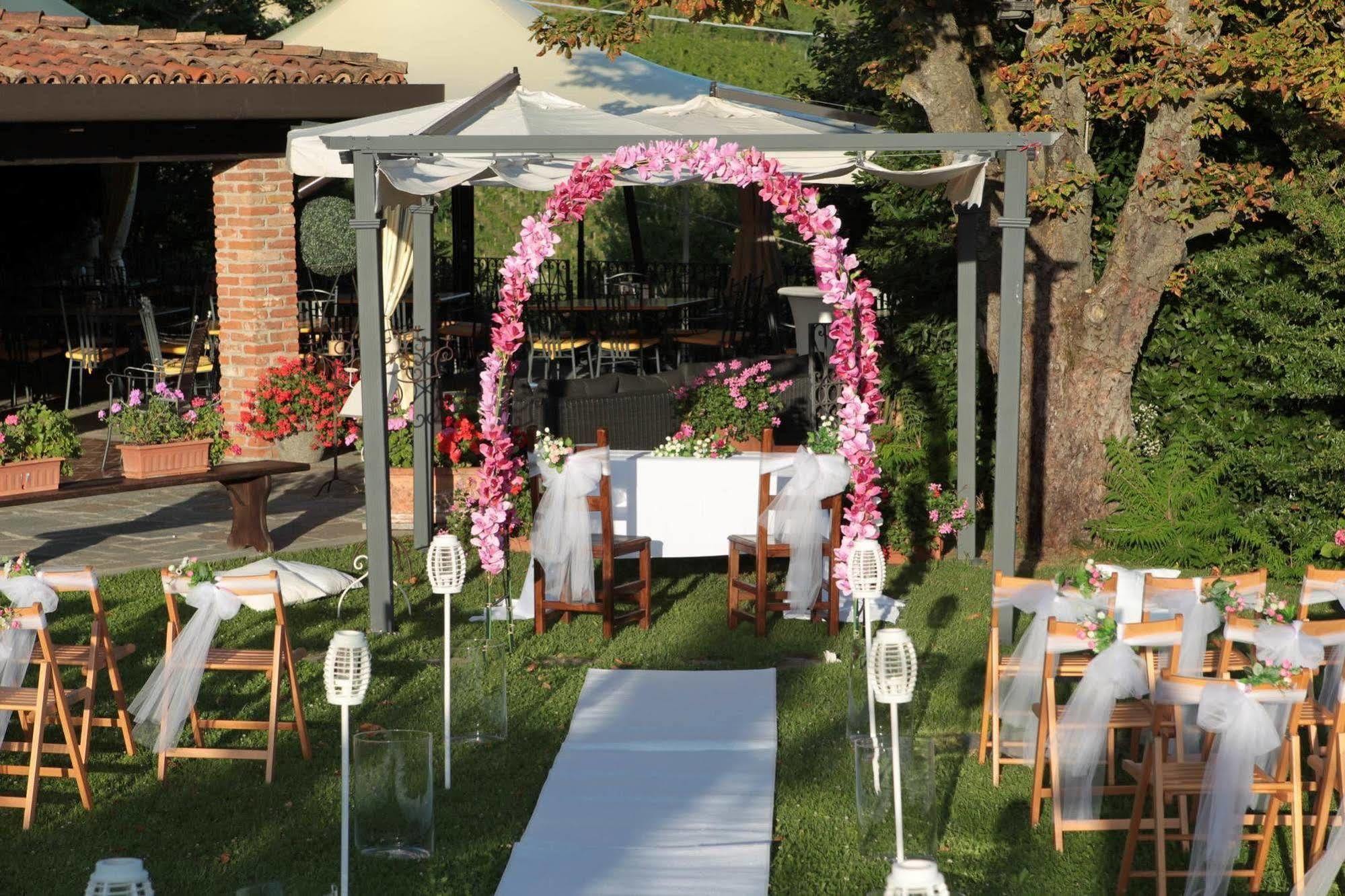 La Maragliana Aparthotel Castel Rocchero Bagian luar foto